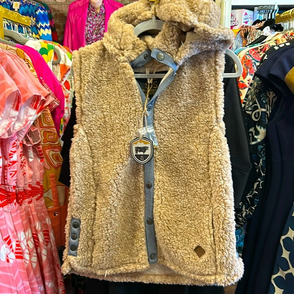 STS Ranchwear Tan Sherpa Vest with Blue Accents - Picture 1 of 8